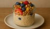 Overnight Oats dengan Buah dan Kacang