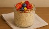 Overnight Oats dengan Buah dan Kacang