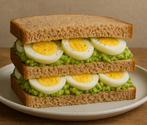 Sandwich Gandum Isi Telur & Alpukat