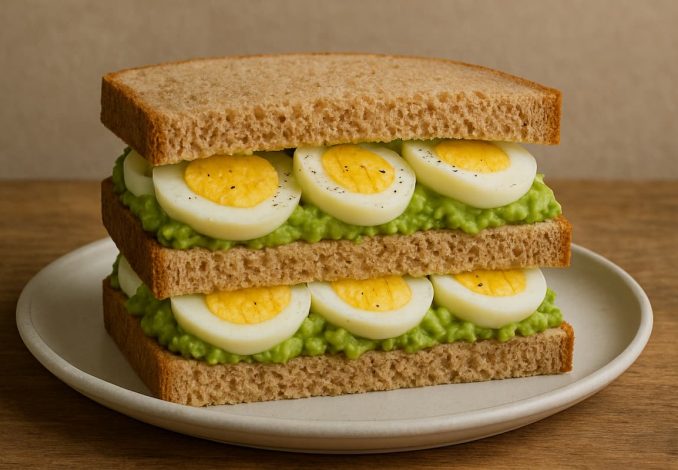 Sandwich Gandum Isi Telur & Alpukat