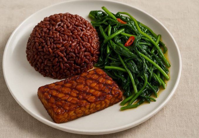 Nasi Merah + Tempe Bakar + Tumis Kangkung
