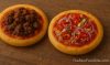Pizza mini dengan topping unik (rendang, sambal matah)