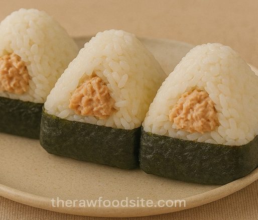 Onigiri isi tuna mayo